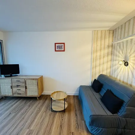 Apartment Renove Proche Et Commerces, Parking